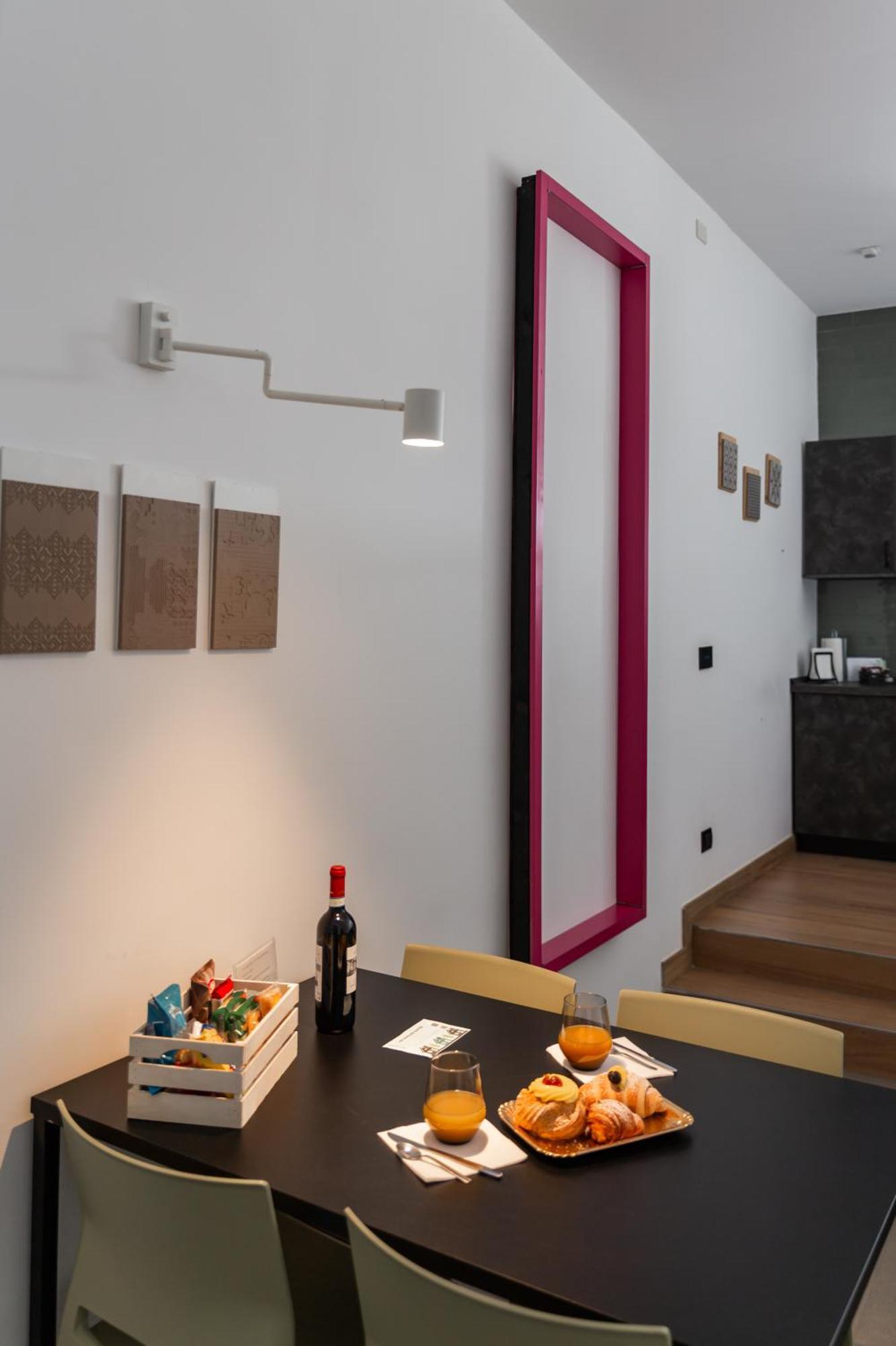 Archihouse Suites Неаполь Экстерьер фото