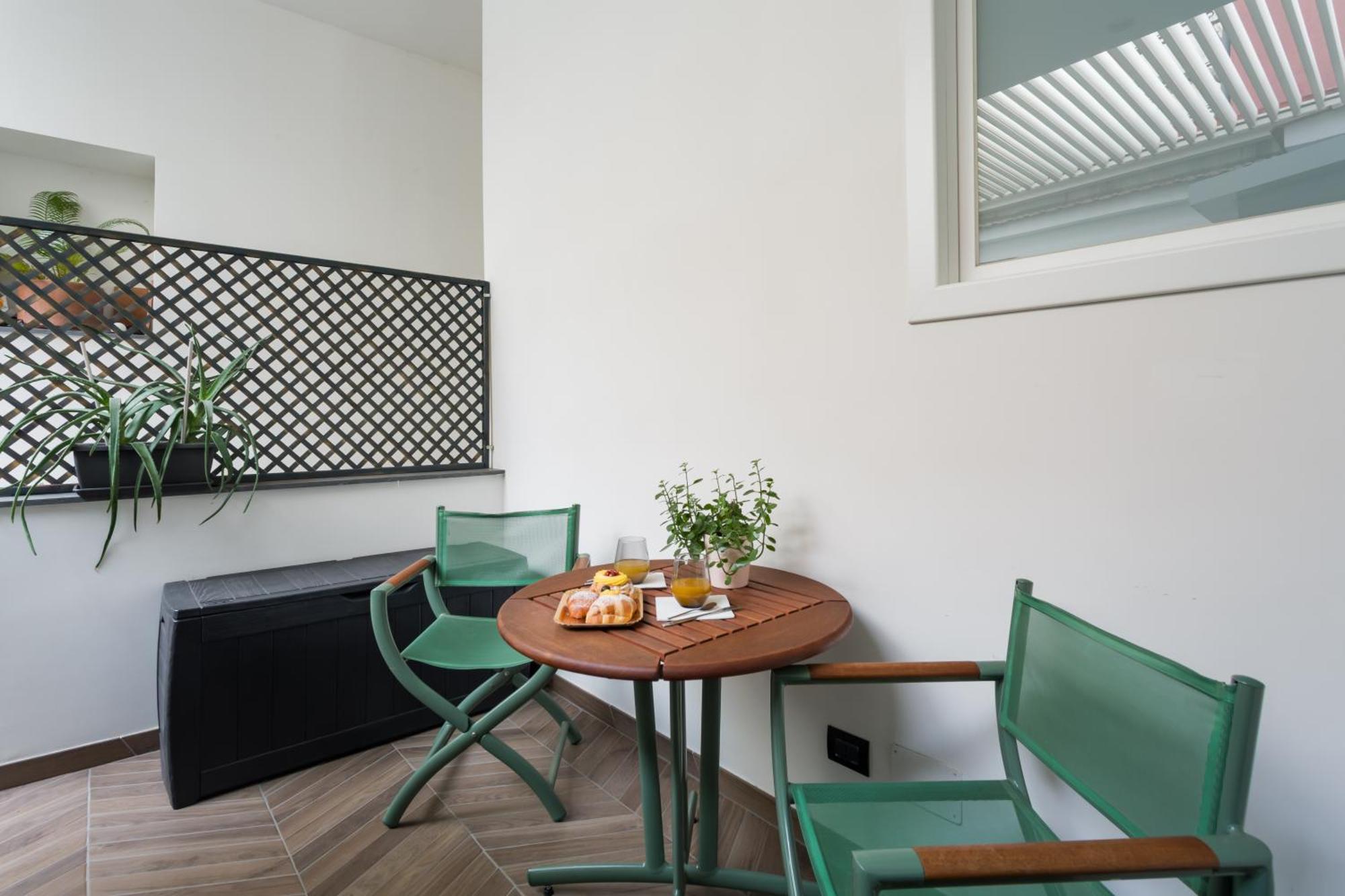 Archihouse Suites Неаполь Экстерьер фото